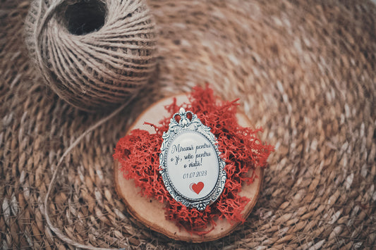 Brosa personalizata pentru buchet "Mireasa de poveste"