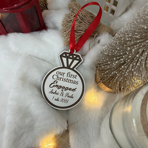 Glob personalizat - „Our First Christmas Engaged” - Crăciun 2024