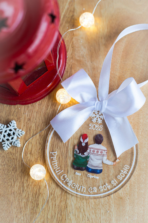 Glob personalizat din plexiglas "Primul Craciun ca sot si sotie" - Crăciun 2025