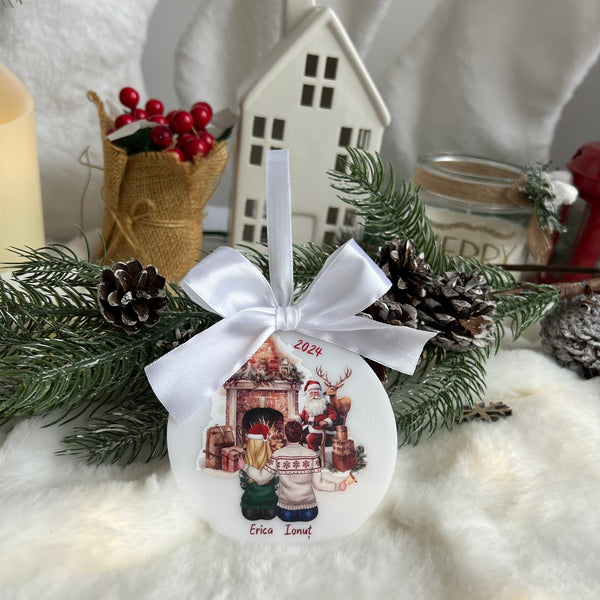 Glob personalizat din plexiglas alb cu membrii familiei "Chimney"