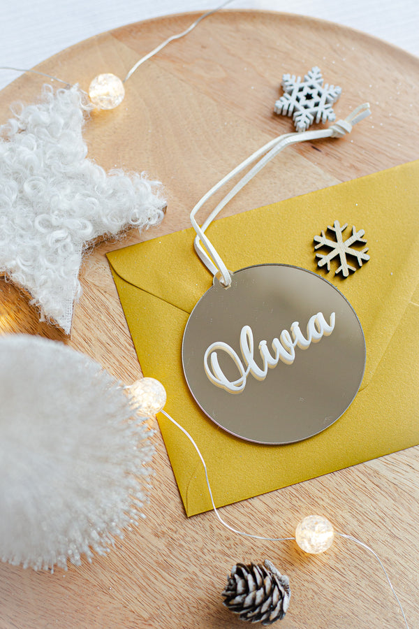 Glob personalizat din plexiglas  cu nume