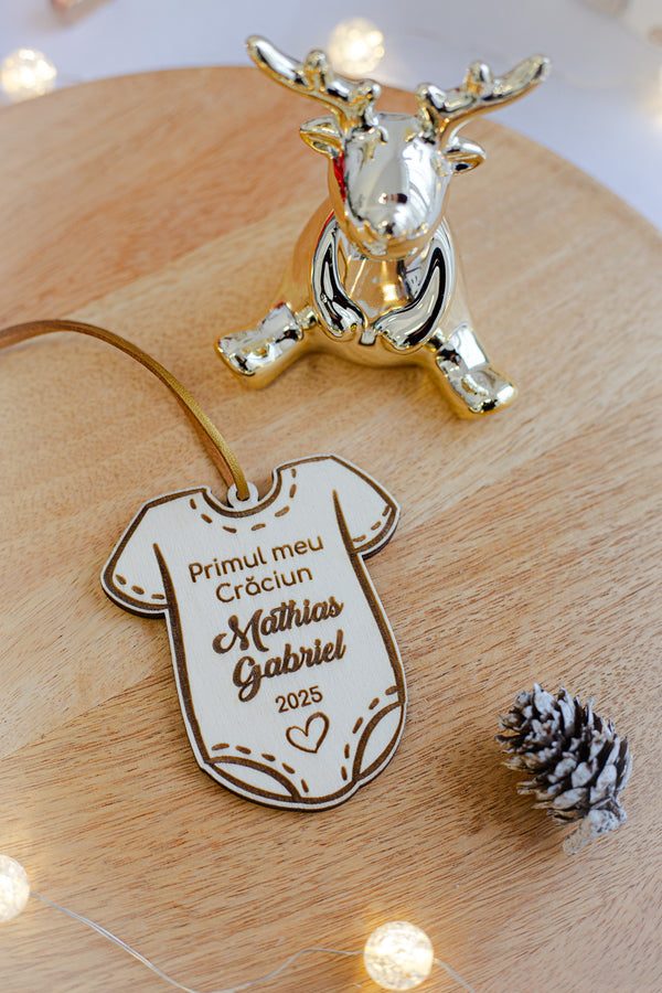 Glob personalizat din lemn "Bebe"