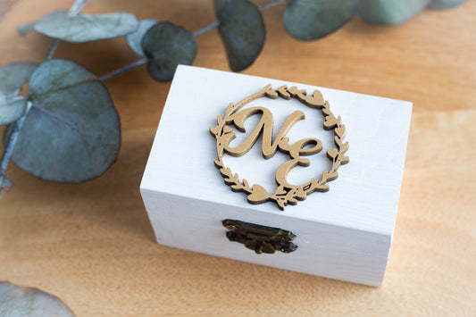 Cutie de verighete personalizata "Mini cufar Initiale"