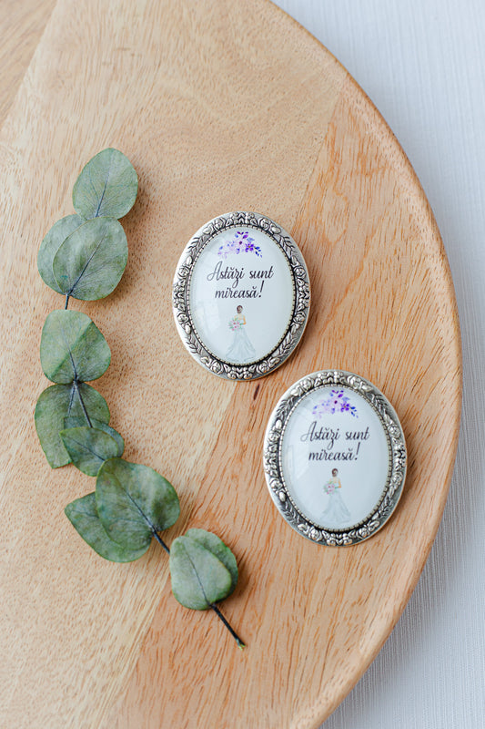 Brosa ovala pentru buchet "Astazi sunt mireasa" -Mov