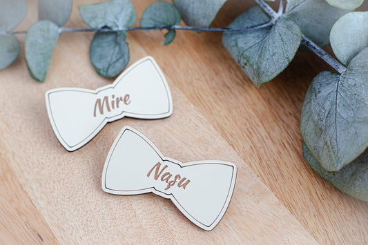 Insigna personalizata "Papion"